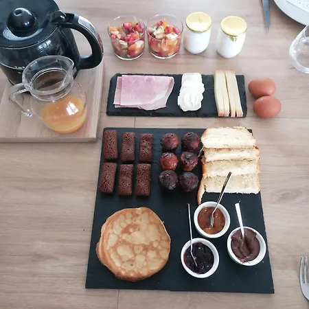 Alojamento de Acomodação e Pequeno-almoço Bienvenue Chez Nous *